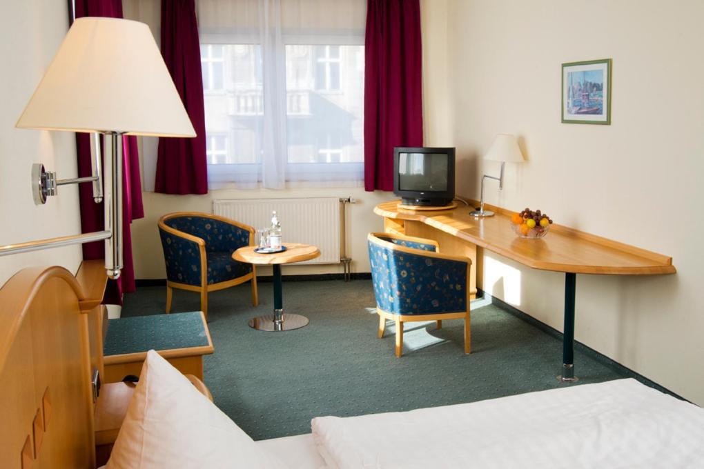 Hotel Berlin - Greenline Hotel Zossen Buitenkant foto