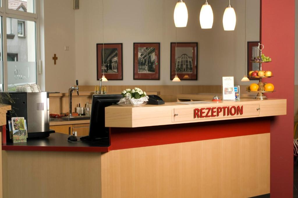 Hotel Berlin - Greenline Hotel Zossen Buitenkant foto